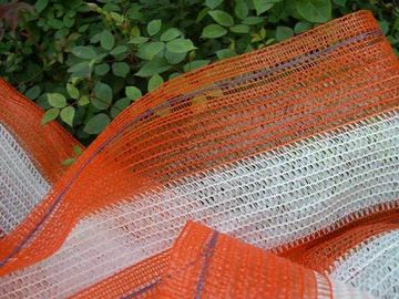 Ζωηρόχρωμη αλιεία με δίχτυα σκιάς κήπων στους ρόλους ή κομμάτια για τη σκίαση στρωματοειδών φλεβών ή στεγών